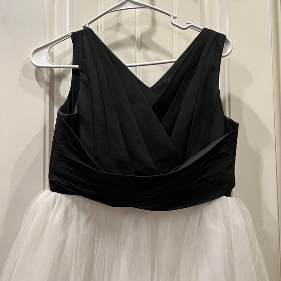 Girls Treasure Black Bodice and White Tulle Formal Dress Sz 12 - Picture 3 of 6